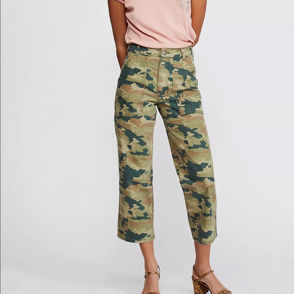 Free People Remy Camo Printed Pant - Size 32